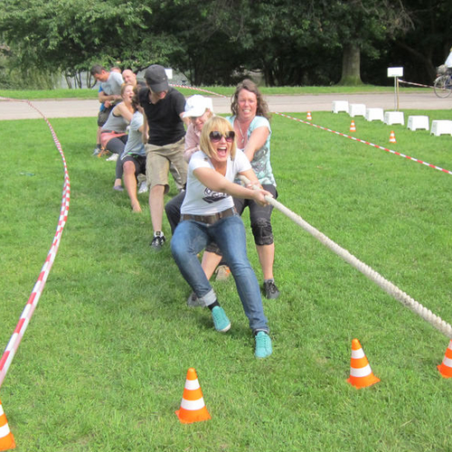 Przeciąganie liny - dorośli